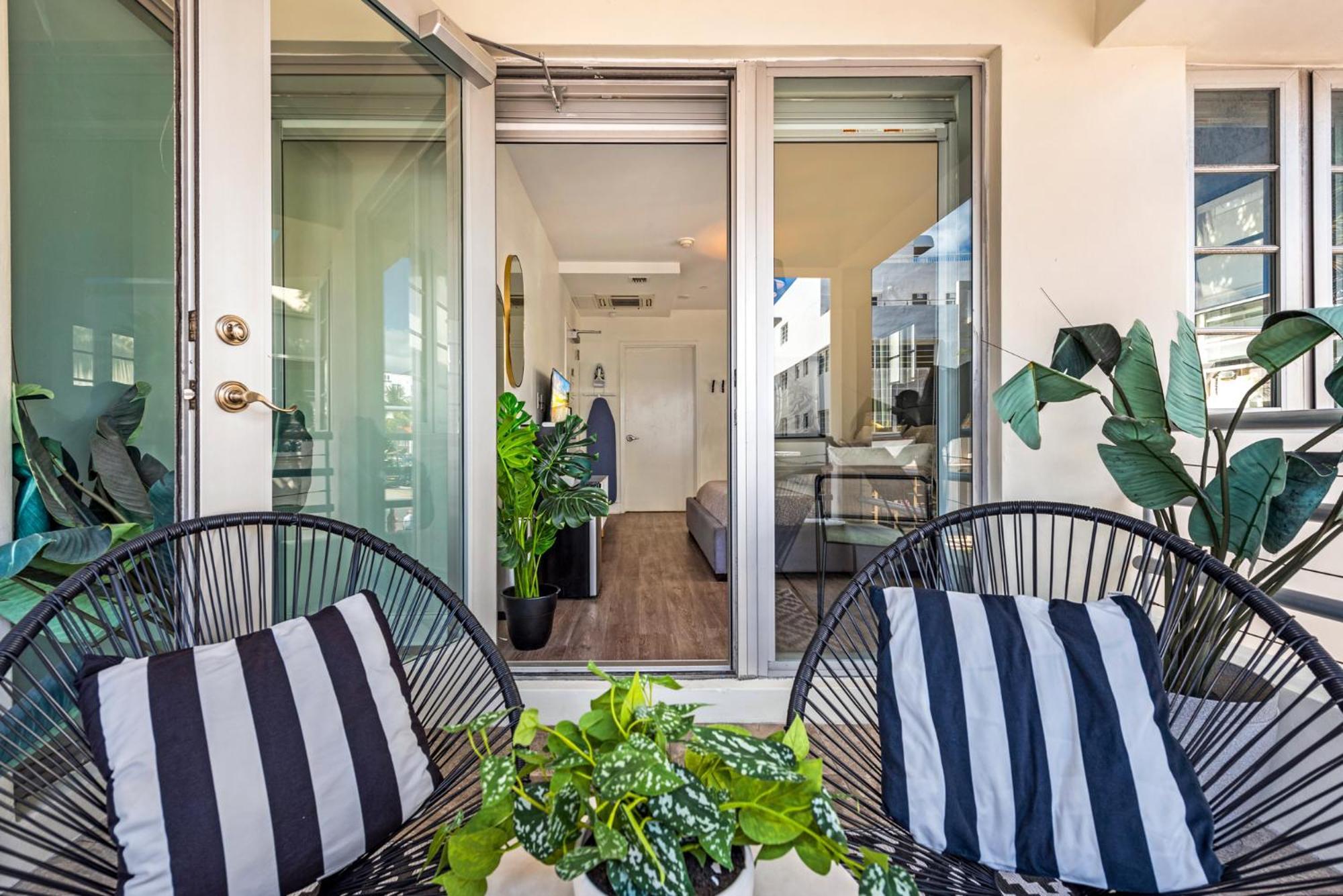 Luxuri Suites Miami Beach Bagian luar foto