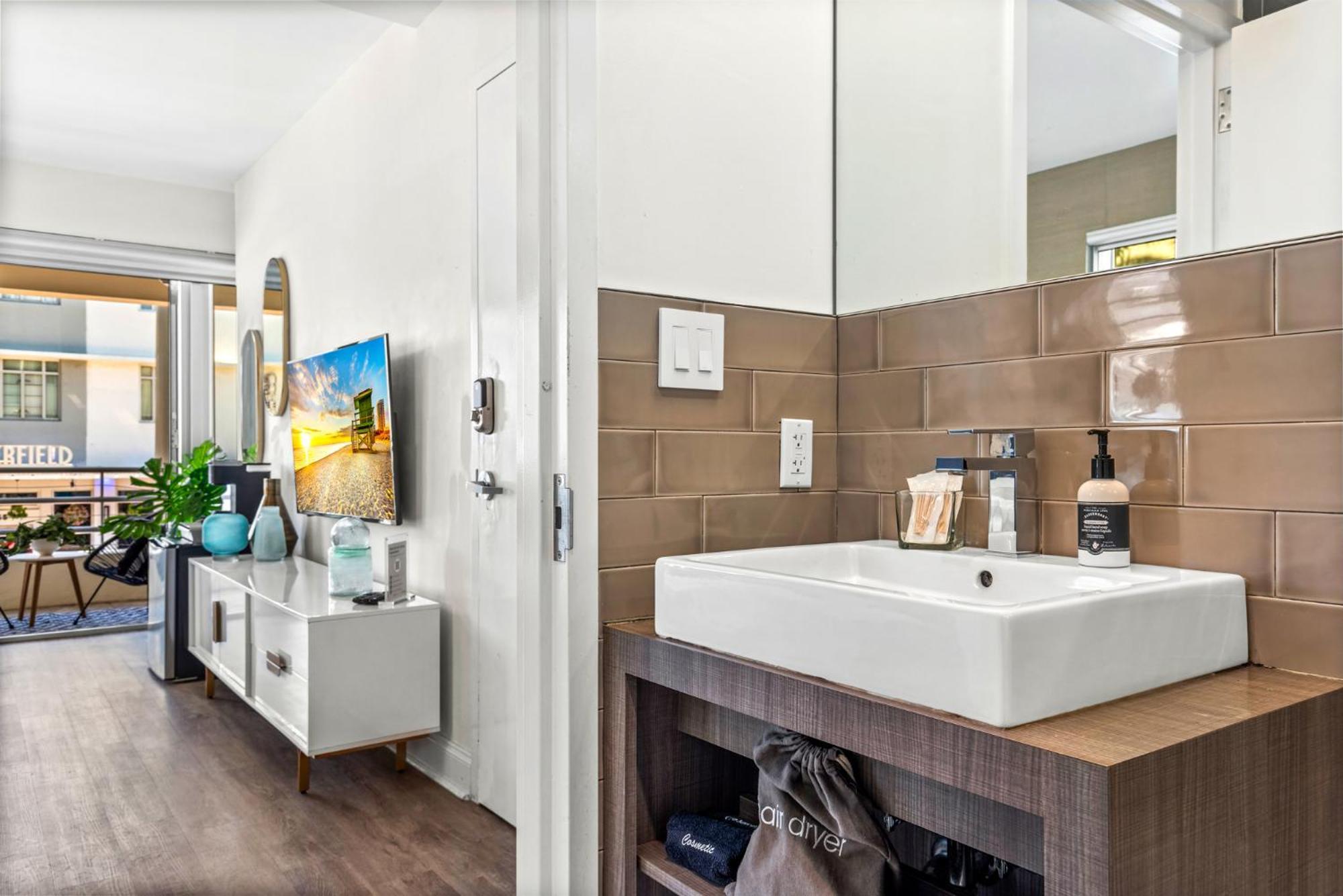 Luxuri Suites Miami Beach Bagian luar foto