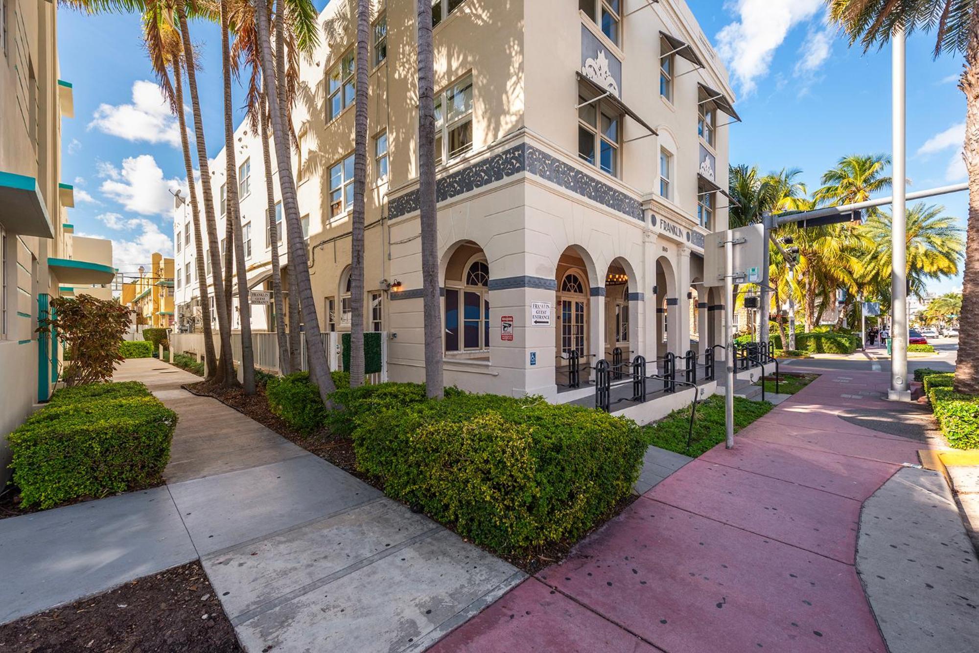 Luxuri Suites Miami Beach Bagian luar foto